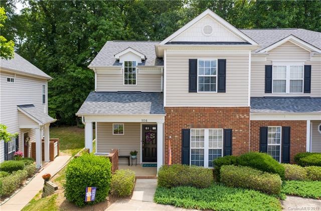 End Unit on a cul-de-sac!