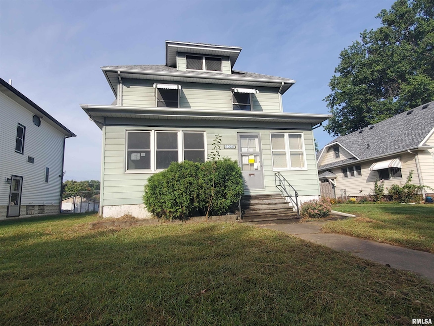 2026 N Marquette St, Davenport, IA 52804 - photo 1