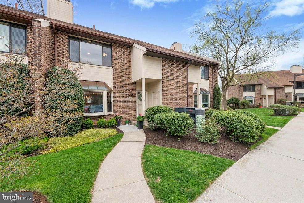 28 Elan Ln, Chesterbrook, PA 19087 - photo 1