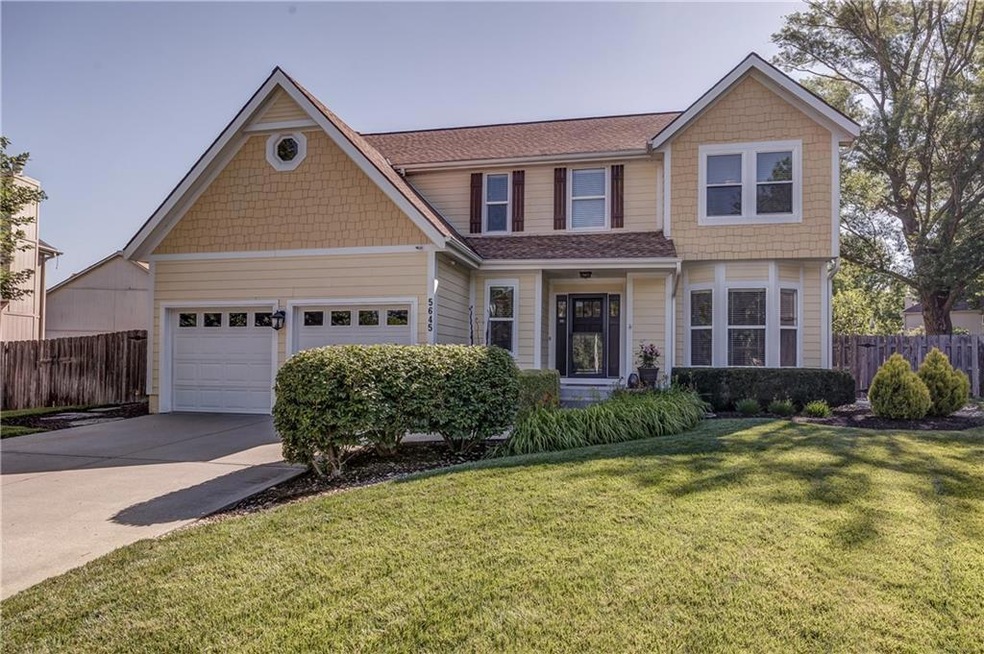 5645 Lakecrest Dr, Shawnee, KS 66218 - photo 1