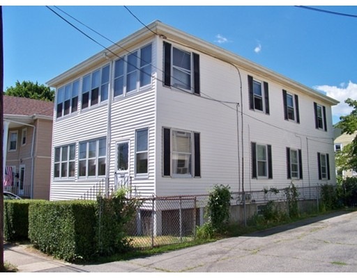 8 Winsor St, Fairhaven, MA 02719 - photo 1