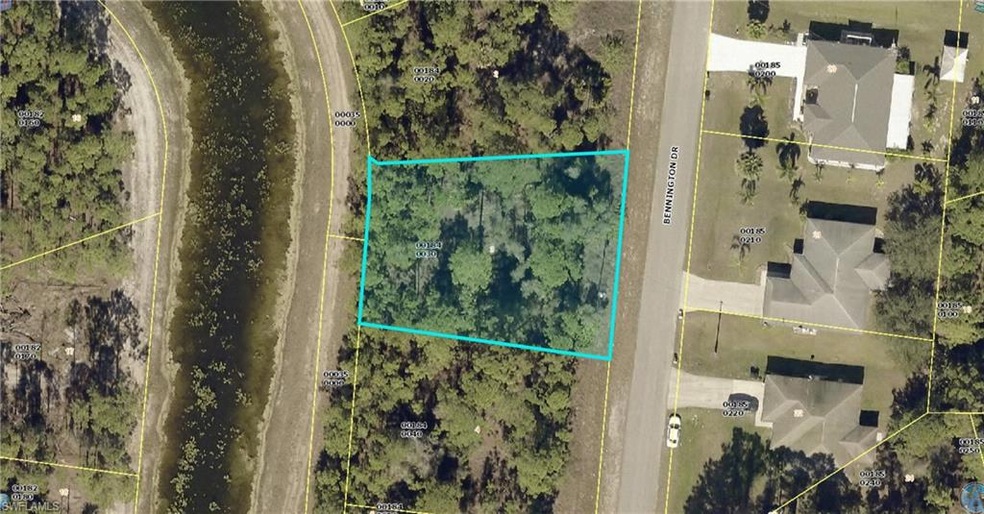 712 Bennington Dr, Lehigh Acres, FL 33974 - photo 1