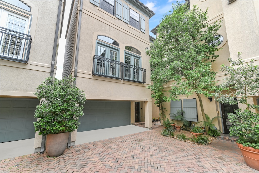 1707 Welch St, Houston, TX 77006 - photo 1