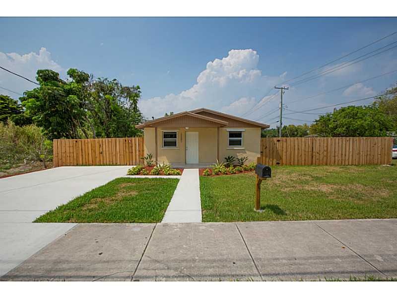11301 SW 220 St, Unincorporated Dade County, FL 33170 - photo 1