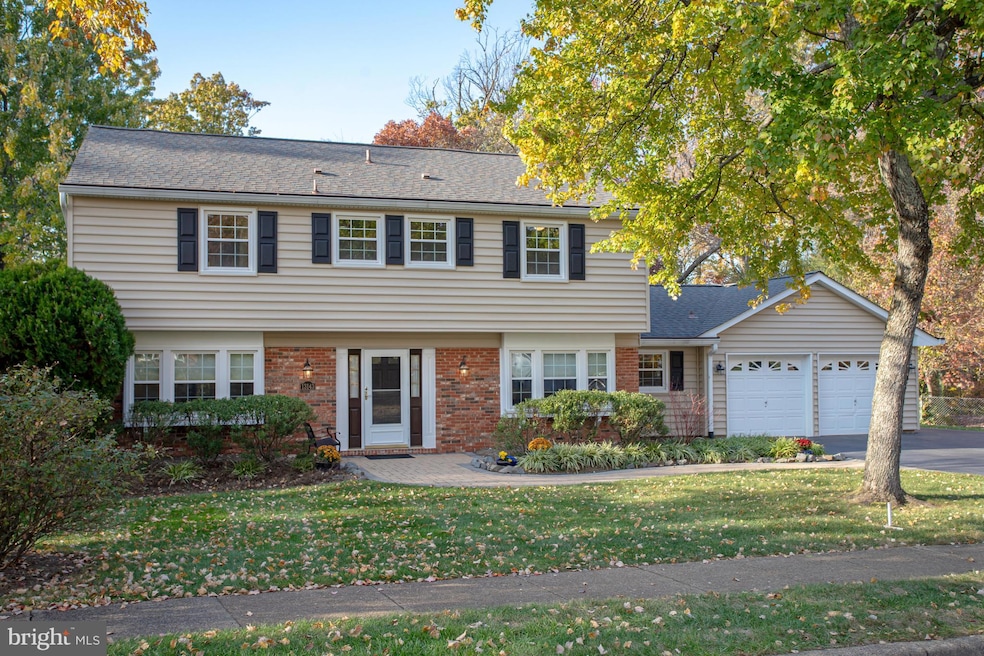 13143 Madonna Ln, Fairfax, VA 22033 - photo 1