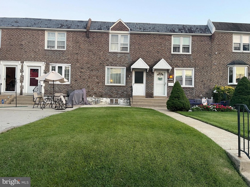 422 Westmont Dr, Darby, PA 19023 - photo 1