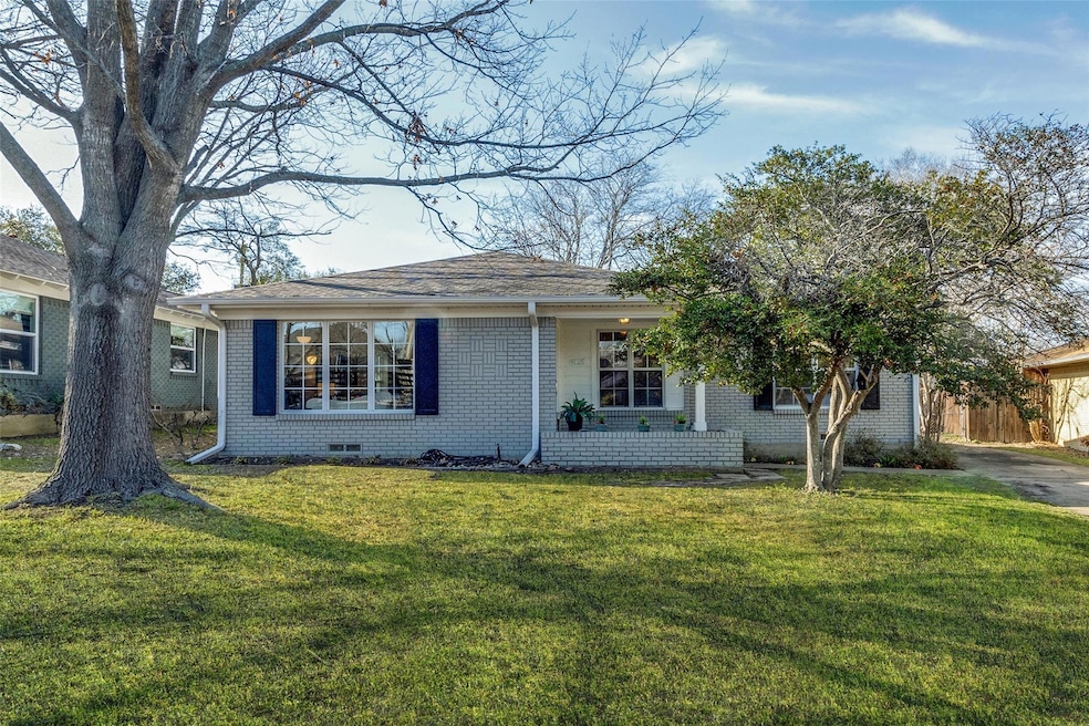 6955 Abbey Ct, Dallas, TX 75214 - photo 1