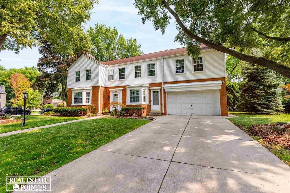 1099 Grayton St, Grosse Pointe Park, MI 48230 - photo 1