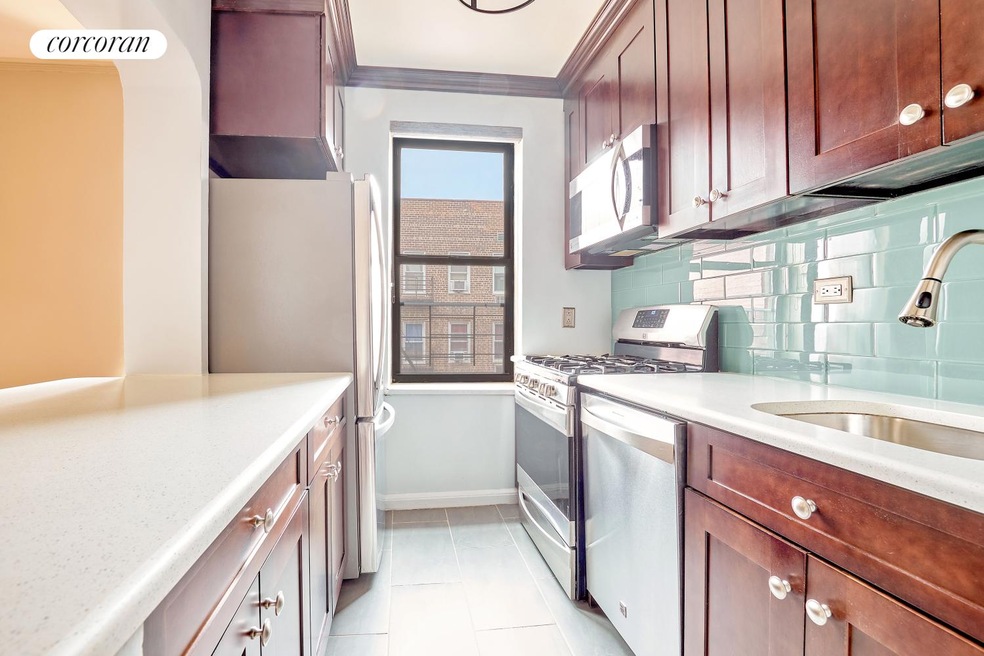 The Van Buren unit 7C, Bronx, NY 10463 - photo 1