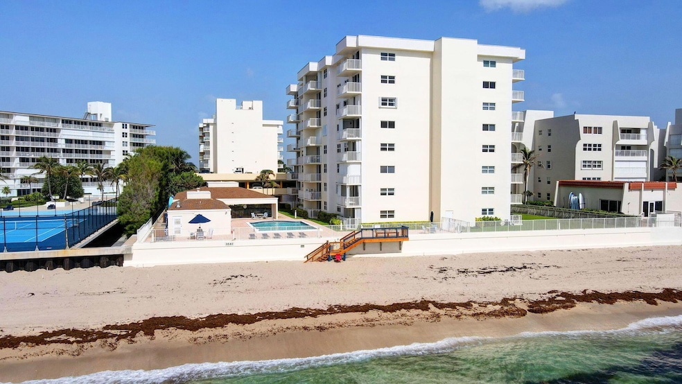 Le Chateau Royal unit 6100, Palm Beach, FL 33480 - photo 1