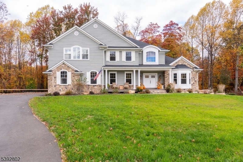 Pending $1,595,000 • Co-Listing Agent