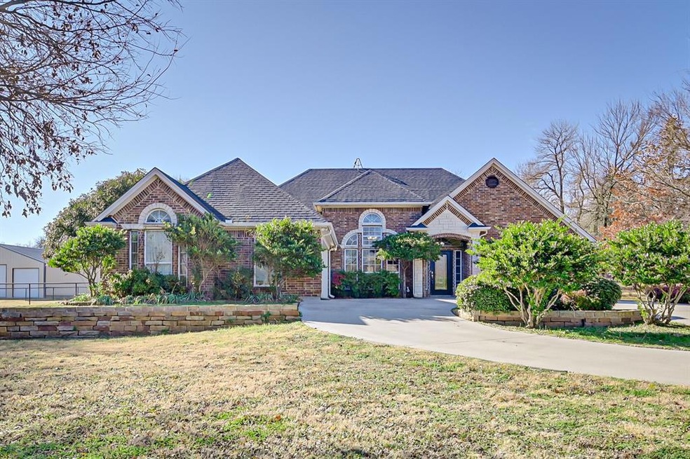 271 Fossil Rock Dr, Azle, TX 76020 - photo 1