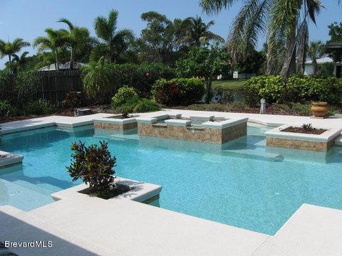3 West Point - Inviting Pool