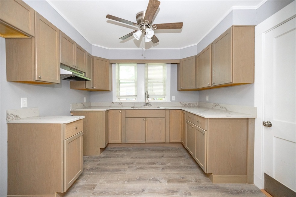 81 Warwick Rd unit 1, Newton, MA 02465 - photo 1