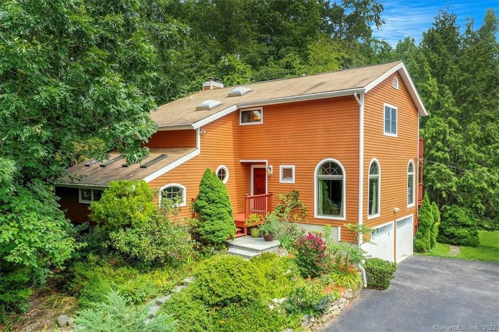 245 Butternut Ln, Stamford, CT 06903 - photo 1