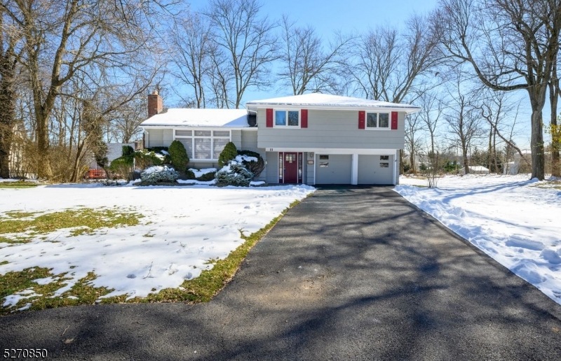 11 Bristol Ct, Livingston, NJ 07039 - photo 1