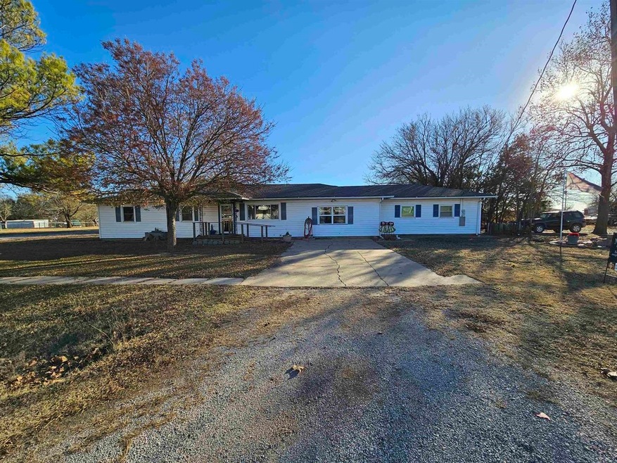 117 Stahl St, Enid, OK 73701 - photo 1