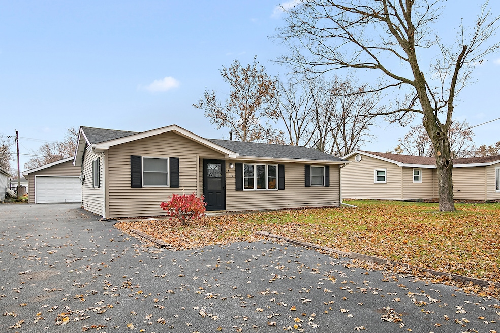 749 W New Monee Rd, Crete, IL 60417 - photo 1