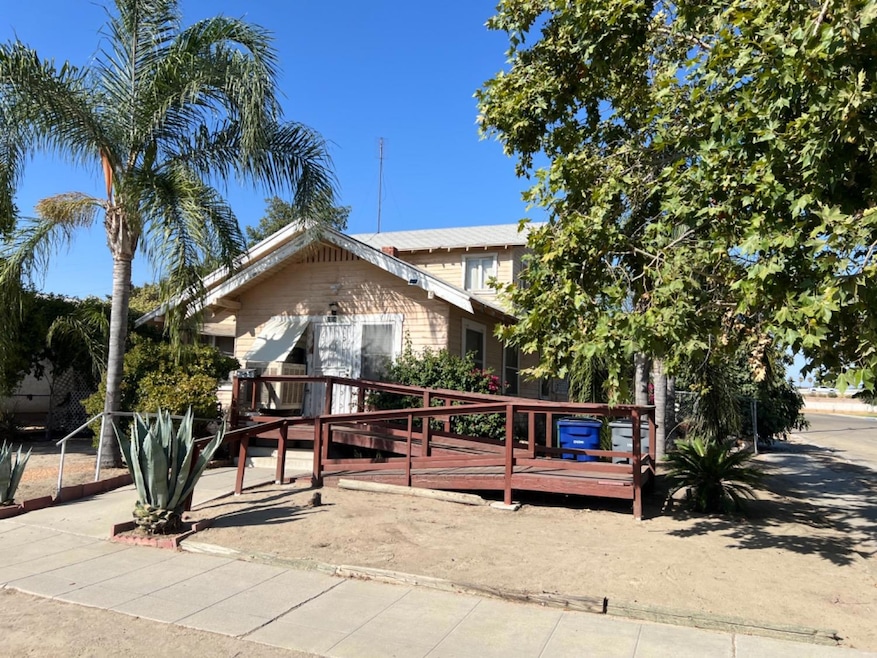 2004 Wilson St, Selma, CA 93662 - photo 1