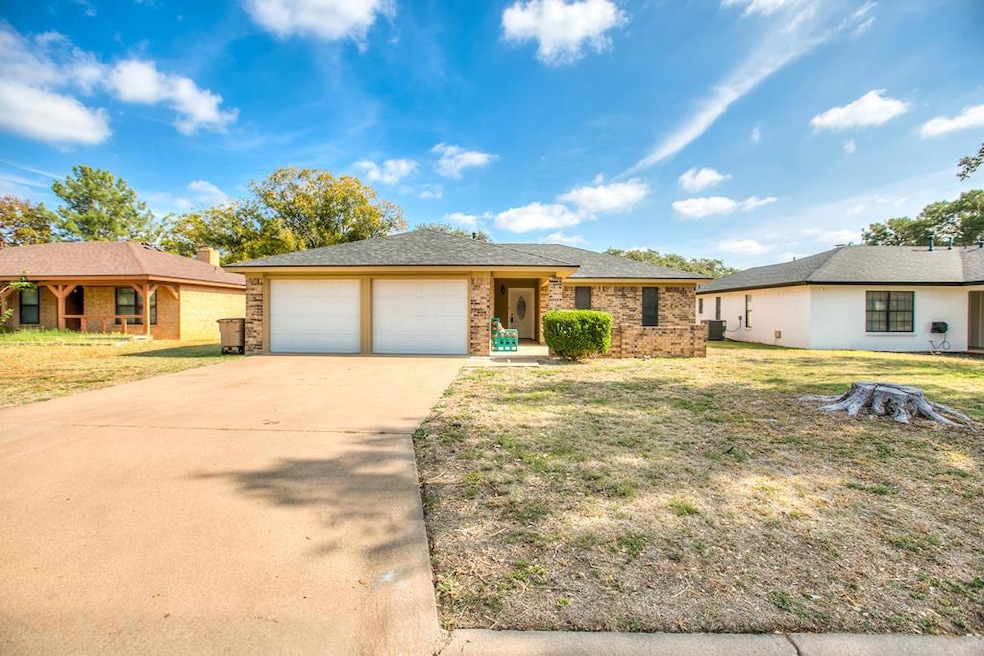 1204 Gregory Dr, San Angelo, TX 76905 - photo 1