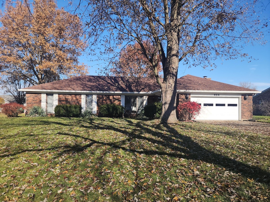 924 Poppy Dr, Wapakoneta, OH 45895 - photo 1