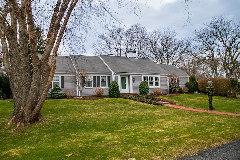 92 Pheasant Cove Cir, Yarmouth Port, MA 02675 - photo 1