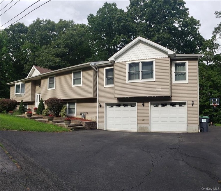 4 Carroll Dr, Highland Mills, NY 10930 - photo 1