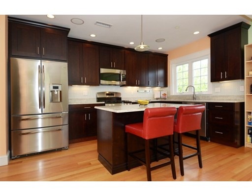 590 E 3rd St, Boston, MA 02127 - photo 1