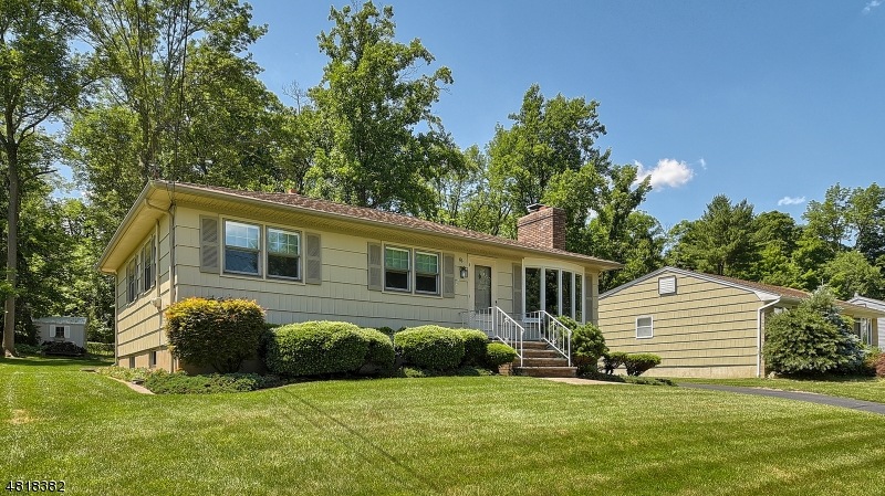 86 Elizabeth St, Bloomingdale, NJ 07403 - photo 1