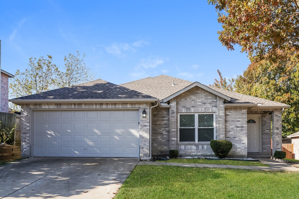 1225 Mccary St, Cedar Hill, TX 75104 - photo 1