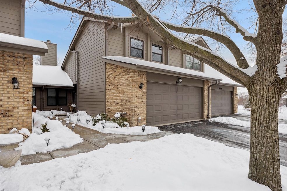 8065 Wildwood Ln unit 54CR, Darien, IL 60561 - photo 1