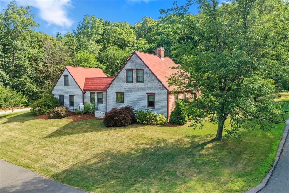 22 Greentree Ln, Byfield, MA 01922 - photo 1