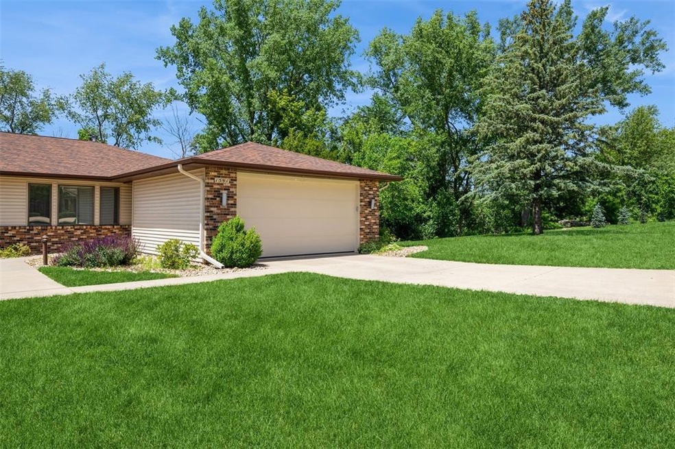 1591 Matterhorn Dr NE unit C, Cedar Rapids, IA 52402 - photo 1