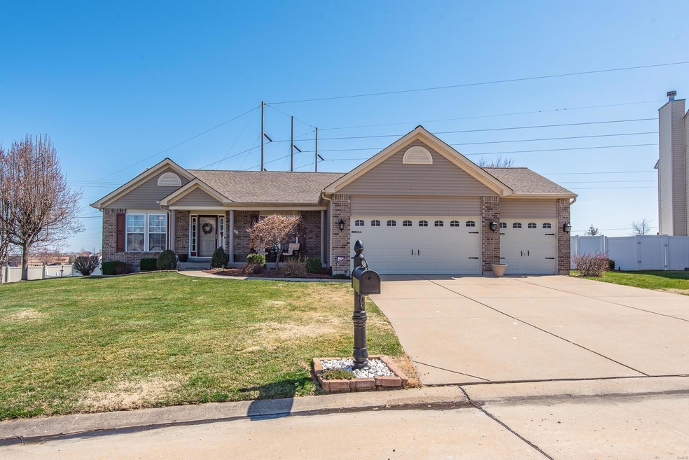 8110 Glen Arbor Dr, Lake Saint Louis, MO 63367 - photo 1