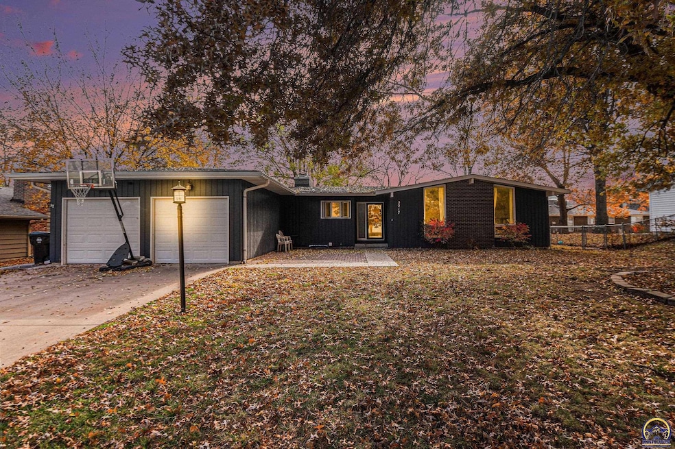 5217 SW Belle Terrace, Topeka, KS 66604 - photo 1