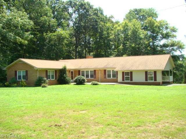 1525 Danny Bell Rd, Asheboro, NC 27205 - photo 1