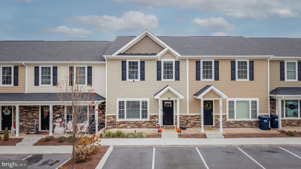 1079 Bluemoon Dr, Rockingham, VA 22801 - photo 1