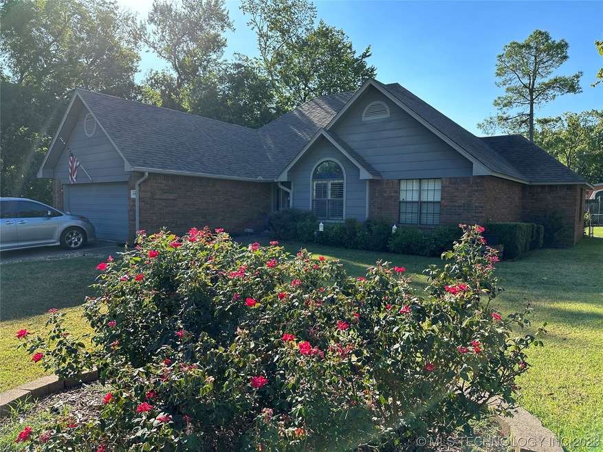 Front Yard/House