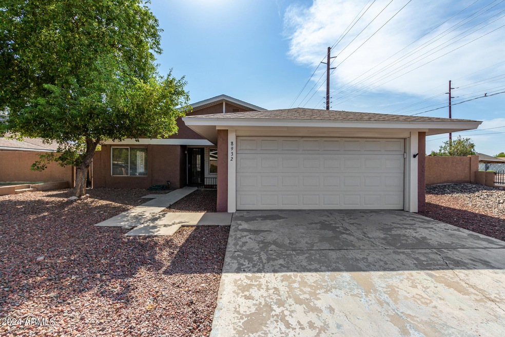 8932 N 56th DR, Glendale, AZ 85302