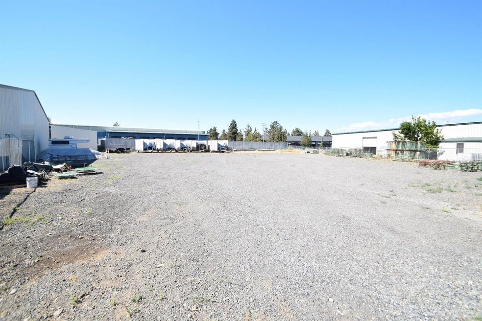 20657 Brinson Blvd, Bend, OR 97701 - photo 1