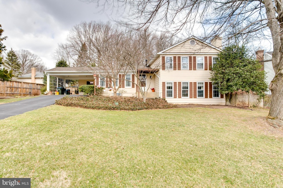 8997 Kildownet Ct, Vienna, VA 22182 - photo 1