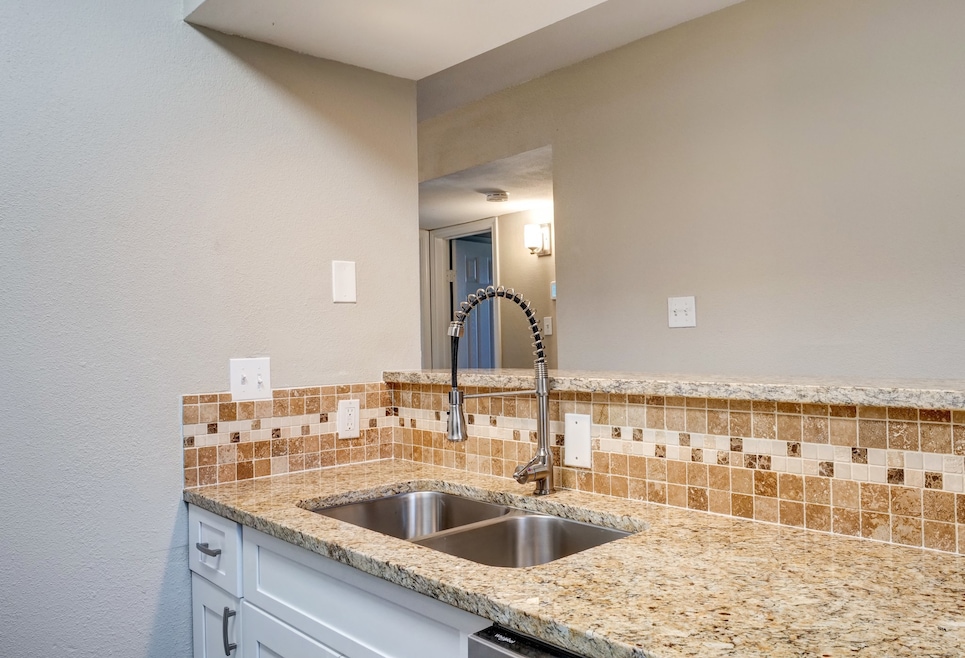 For Rent $1,250/month