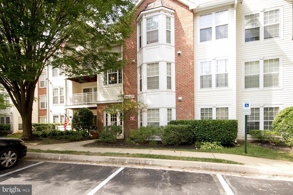5011 Triplett Rd unit 5011, Owings Mills, MD 21117 - photo 1
