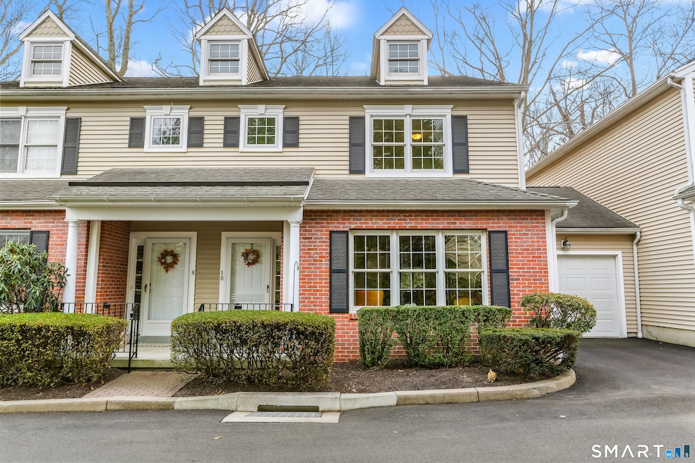 10 Hawthorne Ridge Cir, Trumbull, CT 06611 - photo 1