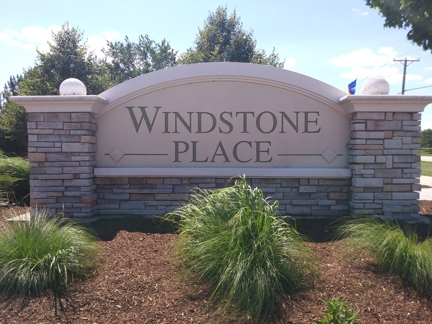 1400 Hearthstone Ln, North Aurora, IL 60542 - photo 1