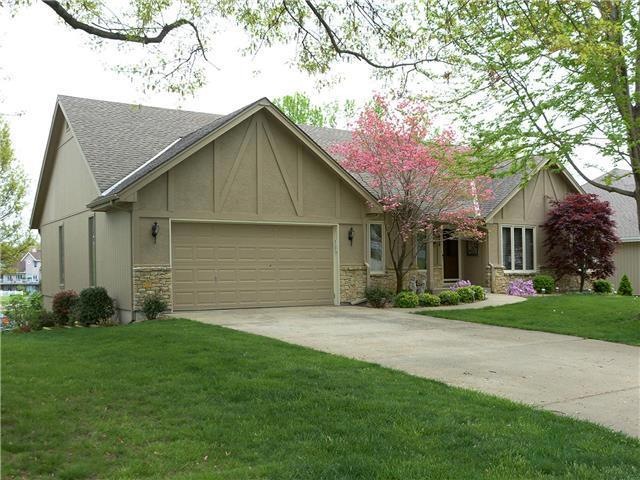 5039 SW Kingfisher Dr, Lees Summit, MO 64082 - photo 1