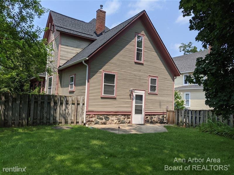 821 W Liberty St unit 2, Ann Arbor, MI 48103 - photo 1