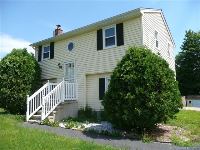 3 bedroom, 2 full baths, neighborhood, cul de sac,