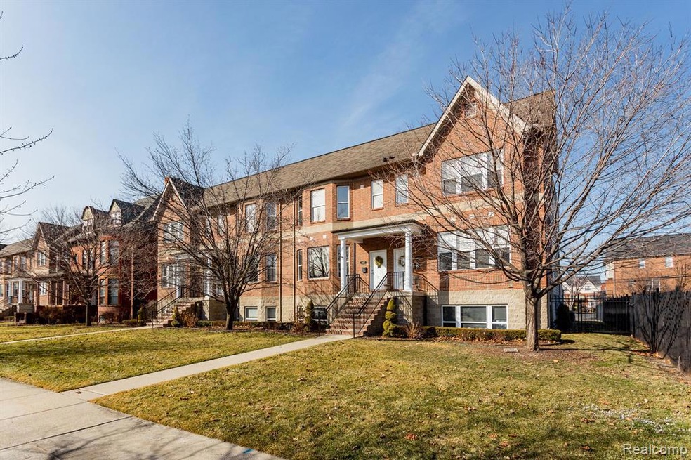 307 E Ferry St unit 7, Detroit, MI 48202 - photo 1