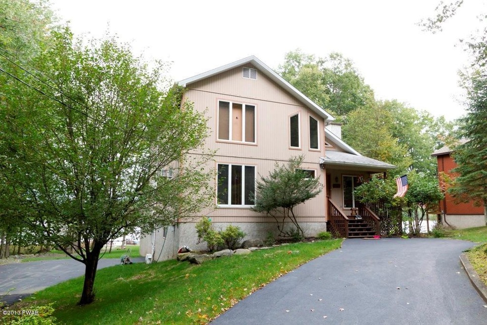 228 Fawn Lake Dr, Hawley, PA 18428 - photo 1